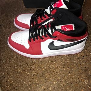 Nike Air Jordan 1 Mid Chicago sz 12